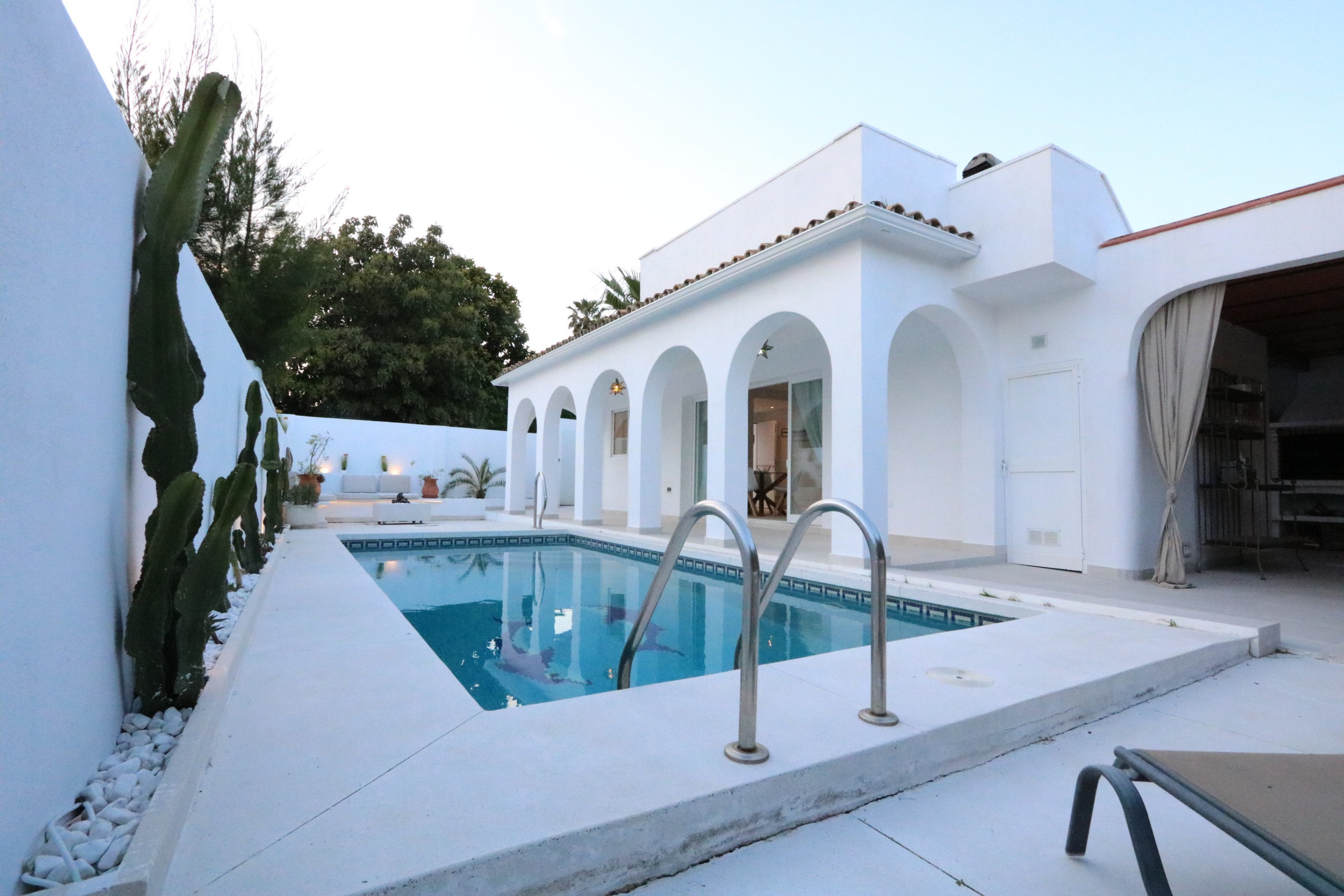Вила за продажба в Costabella, Marbella