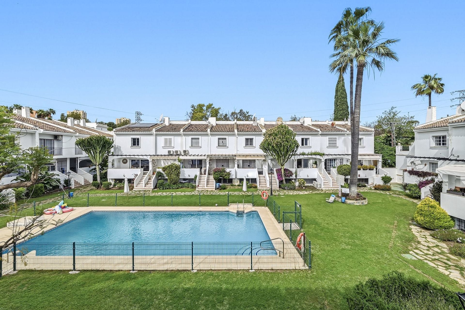 Μεζονέτα σε σειρά προς πώληση σε Nueva Andalucia, Marbella