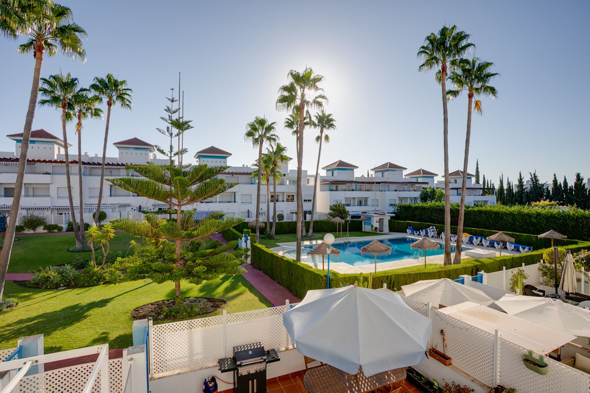 Radhus till salu i New Golden Mile, Estepona